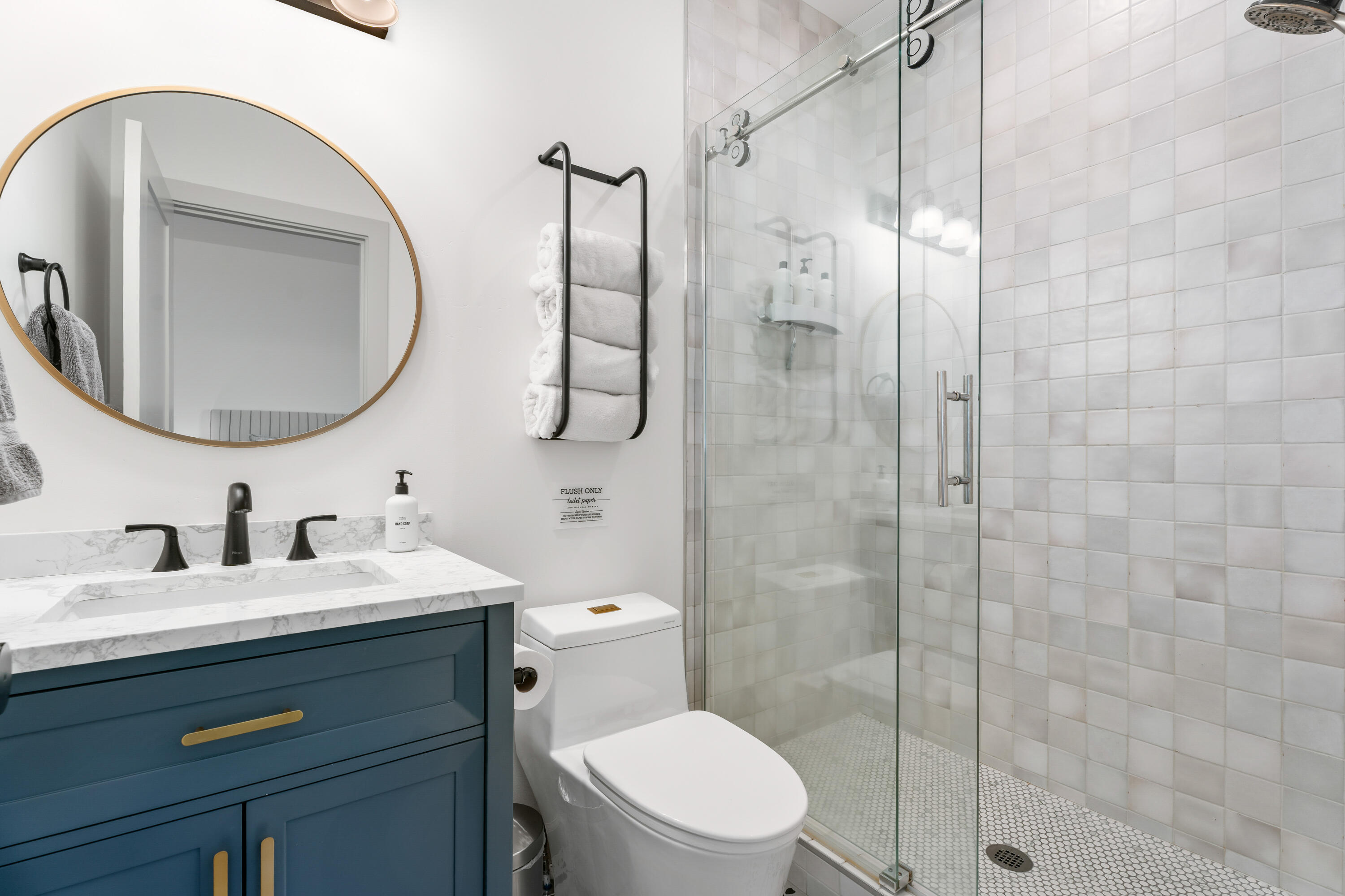17189 Covina Road Bend, OR 97707 - Photo 34 of 81 25-Guest Bath Appt