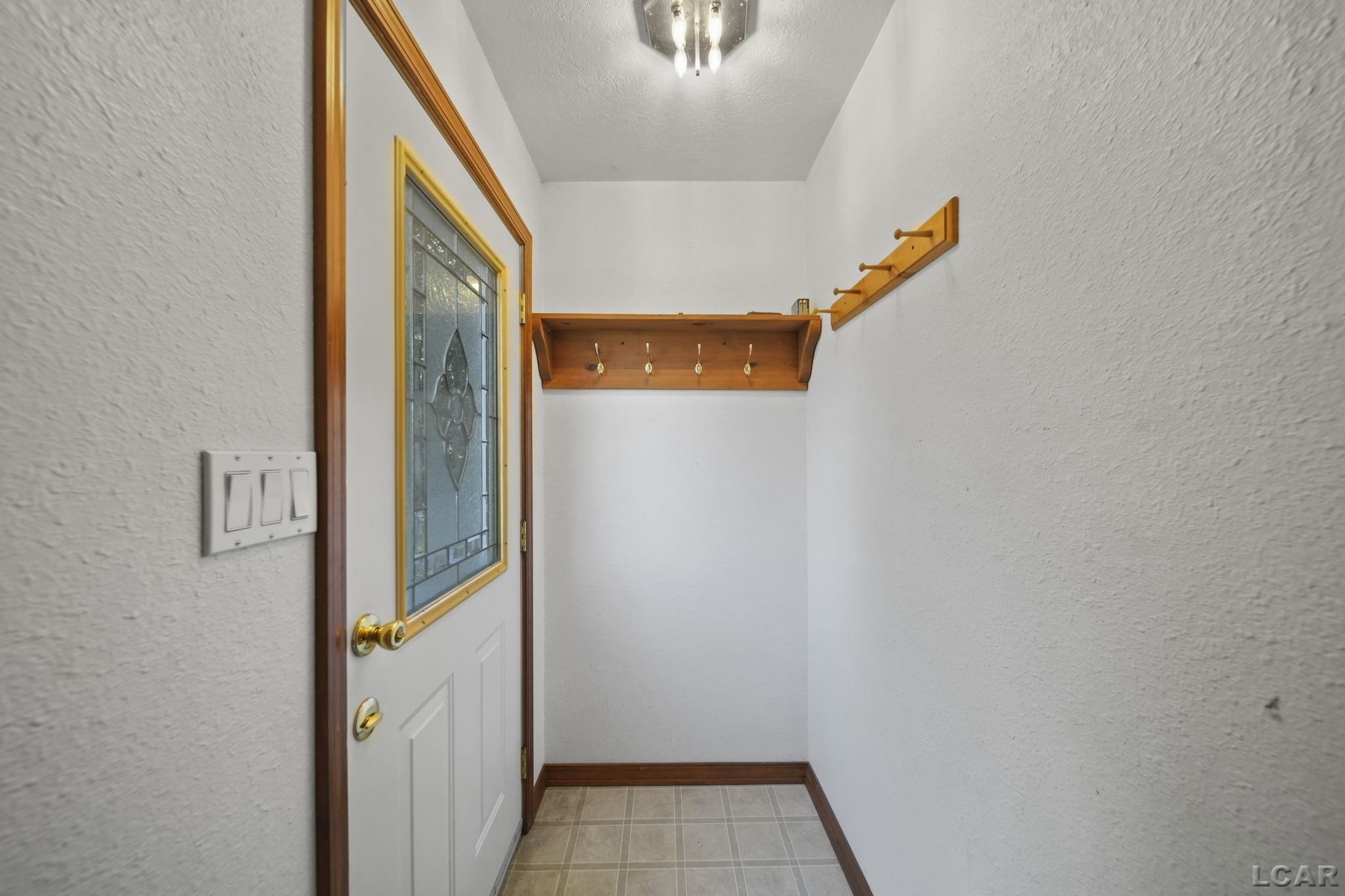13477 Sandy Beach Road Manitou Beach, MI 49253 - Photo 8 of 35 50185788-bfdc7b4a-8952-4d28-afb9-78ca7e2728b3.JPG