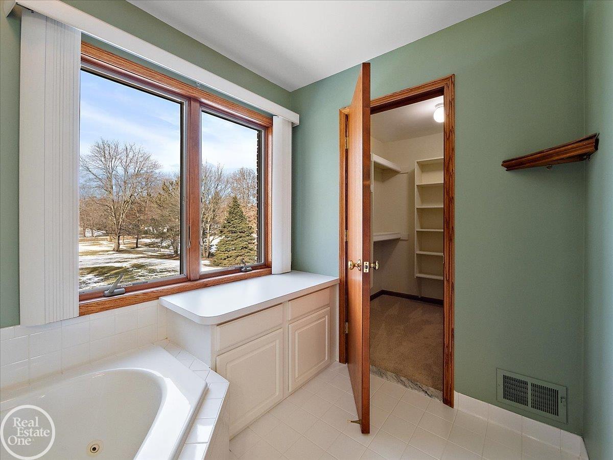 7487 Shea Road Marine City, MI 48039 - Photo 34 of 76 50166003-360186e5-107e-4913-8bdd-09c229648b30.JPG