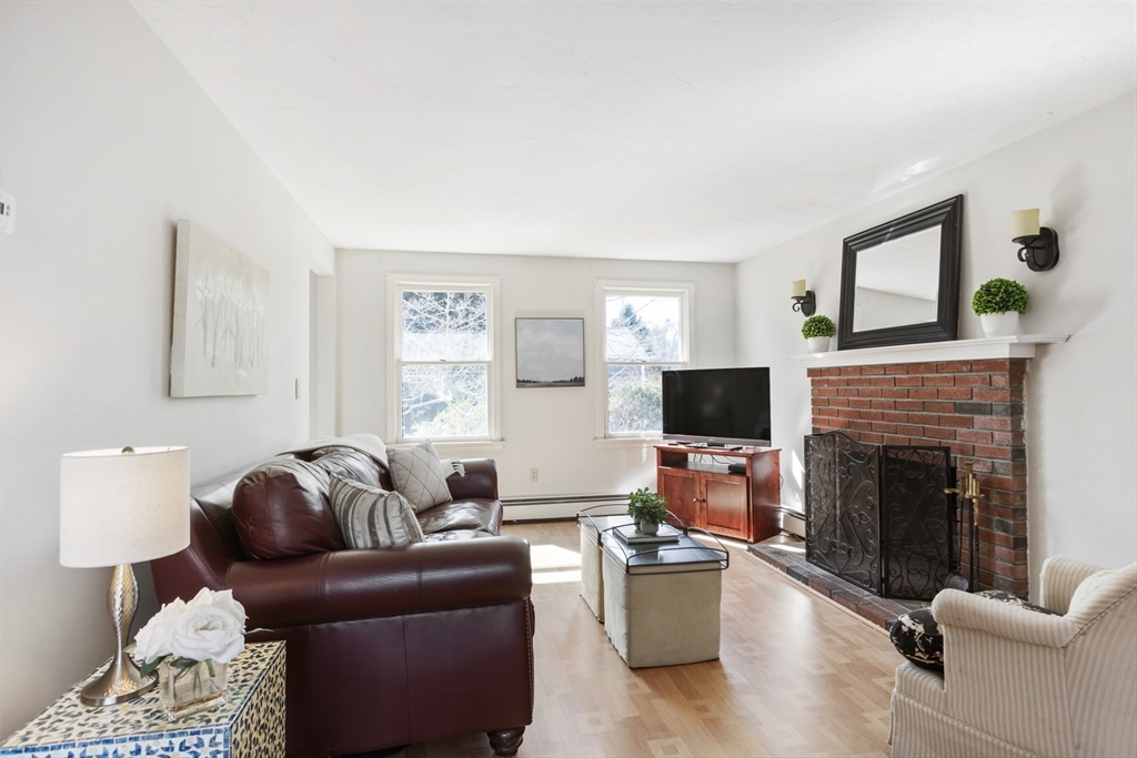 8 Pheasant Run Road Medway, MA 02053 - Photo 5 of 42 Gallery Image 5