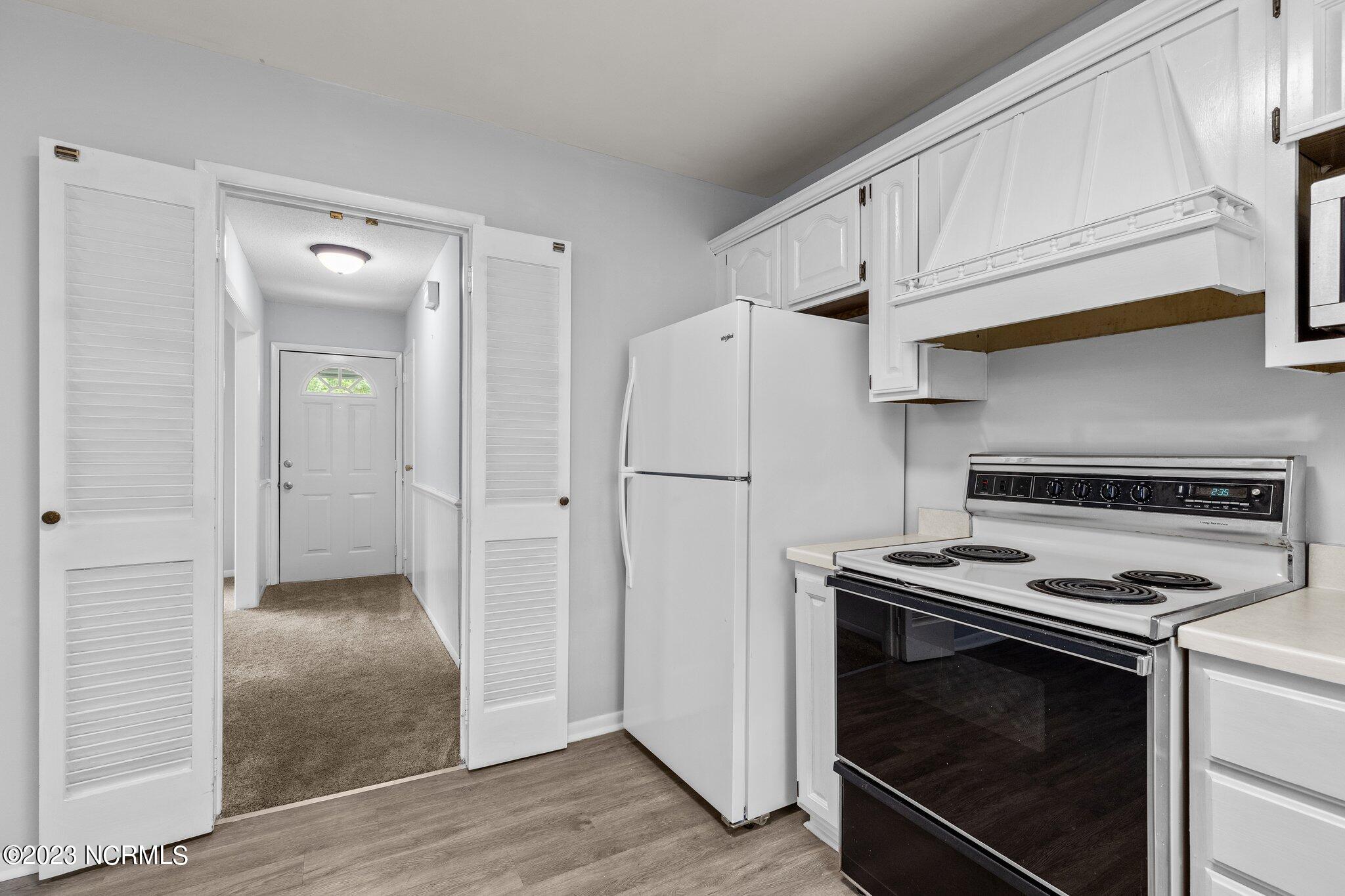 4303 Country Club Road Morehead City, NC 28557 - Photo 13 of 46