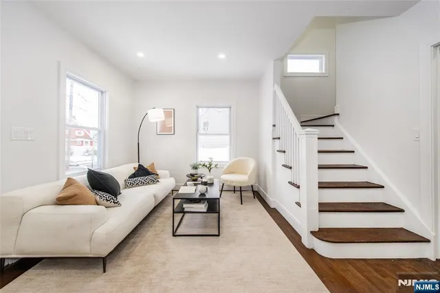 $649,999 | 4 Franklin Place, Hackensack, NJ 07601