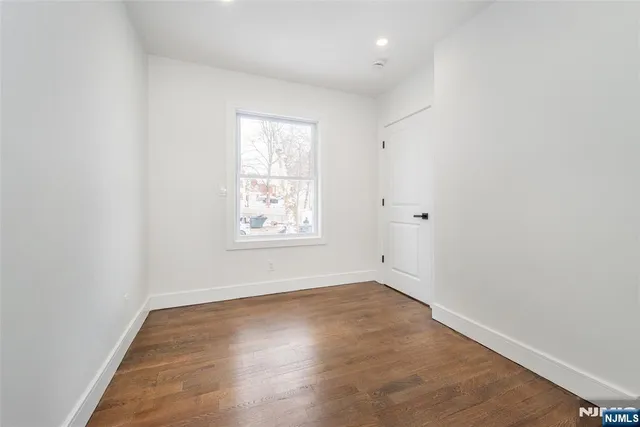 $649,999 | 4 Franklin Place, Hackensack, NJ 07601