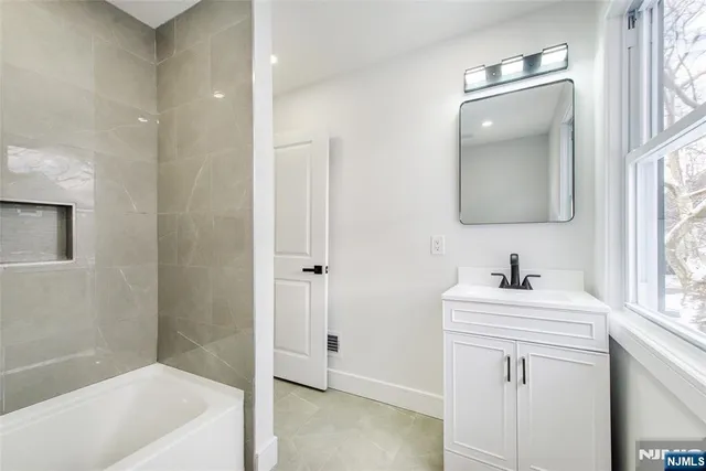 $649,999 | 4 Franklin Place, Hackensack, NJ 07601