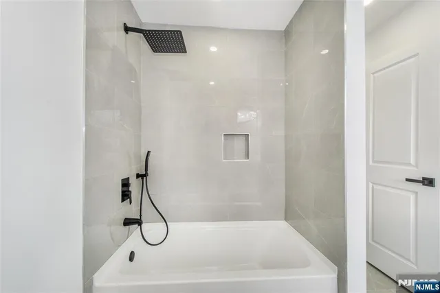 $649,999 | 4 Franklin Place, Hackensack, NJ 07601