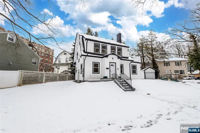 $649,999 | 4 Franklin Place, Hackensack, NJ 07601