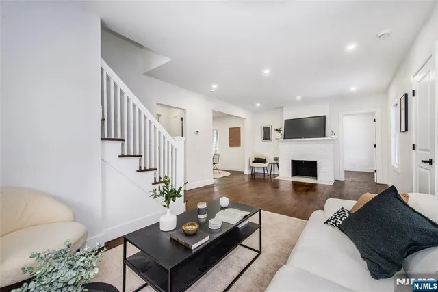 $649,999 | 4 Franklin Place, Hackensack, NJ 07601