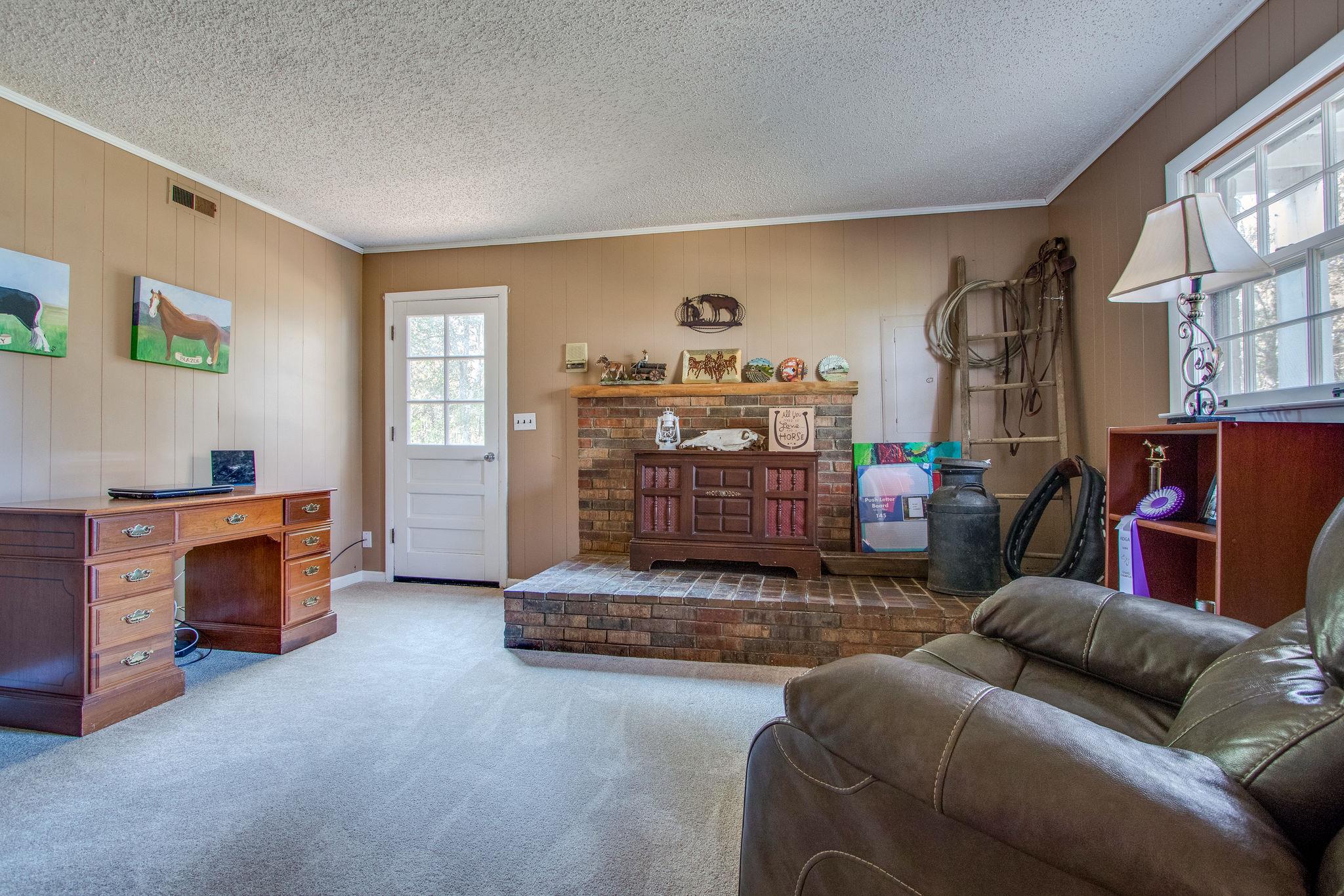 835 Beasleys Bend Road Lebanon, TN 37087 - Photo 26 of 33 a living room with furniture and a window