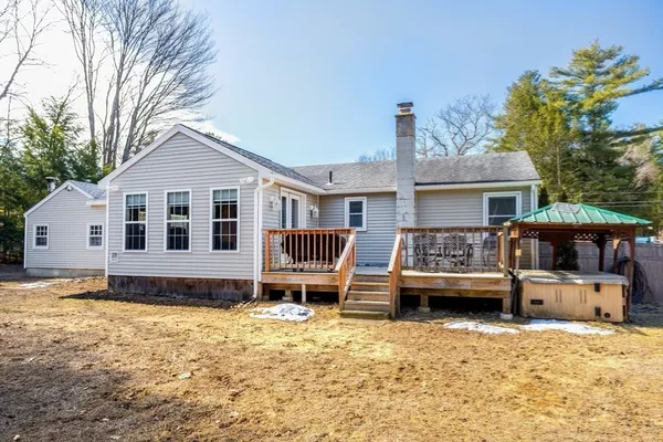 $346,000 | 142 Mattawa Circle, Orange, MA 01364