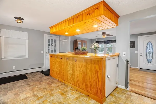 $346,000 | 142 Mattawa Circle, Orange, MA 01364