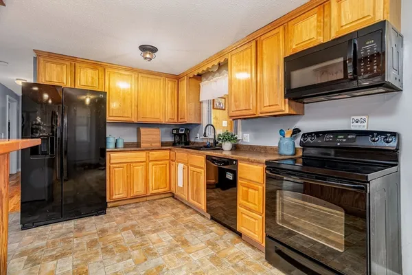 $346,000 | 142 Mattawa Circle, Orange, MA 01364