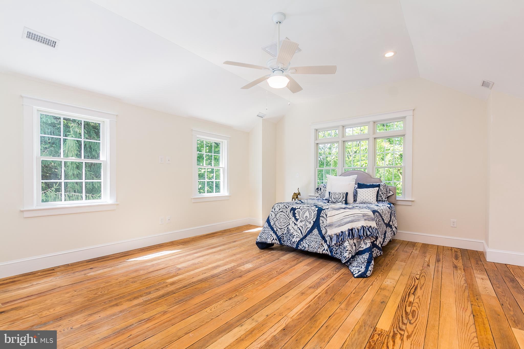2551 Old Frederick Road Baltimore, MD 21228 - Photo 16 of 30 Extra Large Master Bedroom