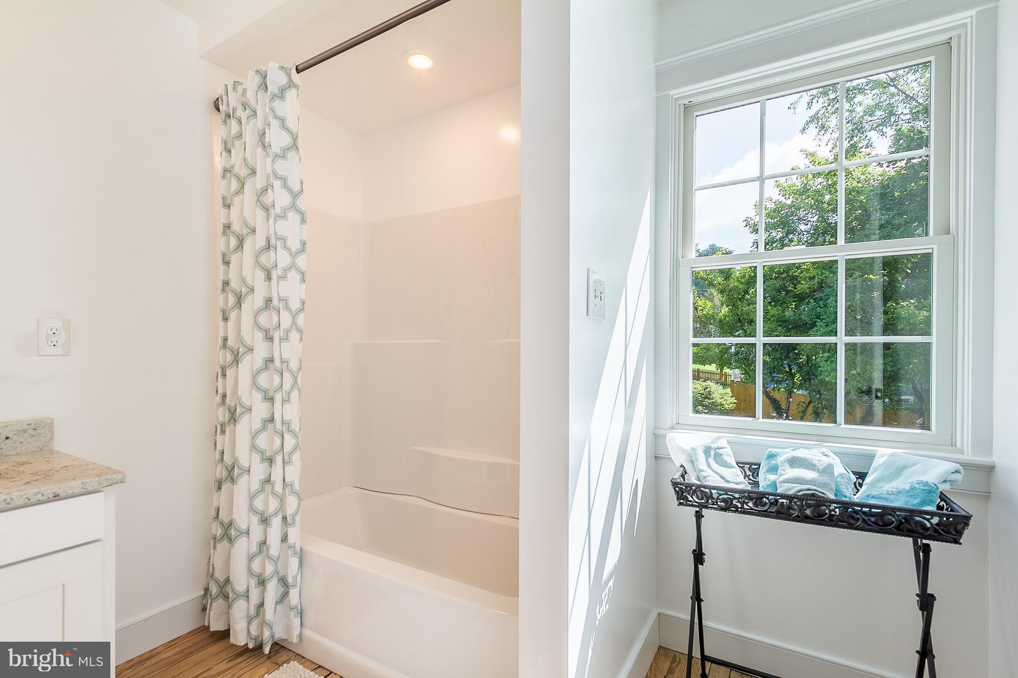 2551 Old Frederick Road Baltimore, MD 21228 - Photo 23 of 30 2nd Level Bathroom w/ Tub
