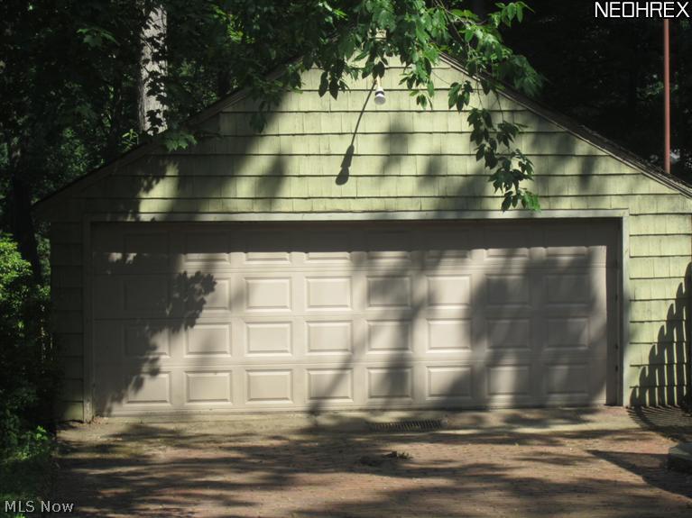 829 Bryce Road Kent, OH 44240 - Photo 3 of 24 Two car.