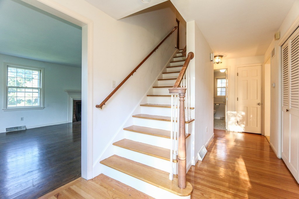 2 Hilltop Road Longmeadow, MA 01106 - Photo 11 of 24 Gallery Image 11