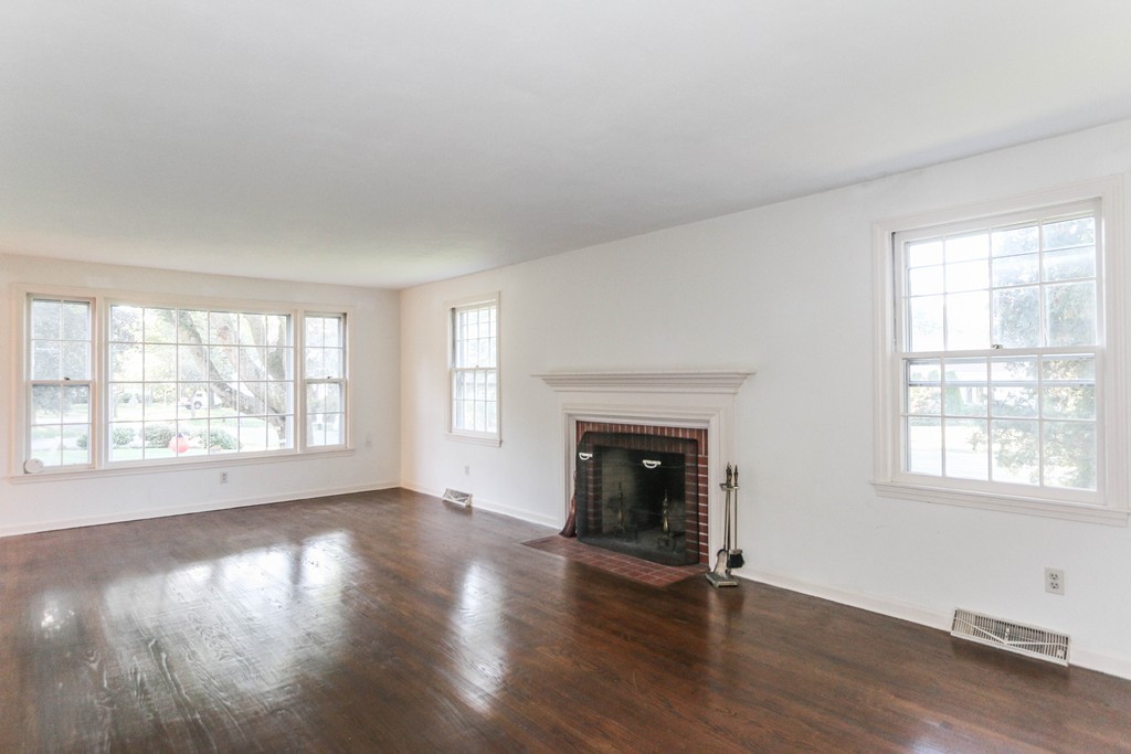 2 Hilltop Road Longmeadow, MA 01106 - Photo 2 of 24 Gallery Image 2