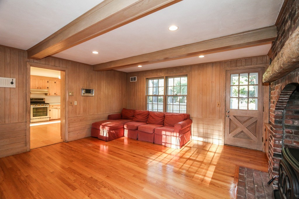 2 Hilltop Road Longmeadow, MA 01106 - Photo 5 of 24 Gallery Image 5