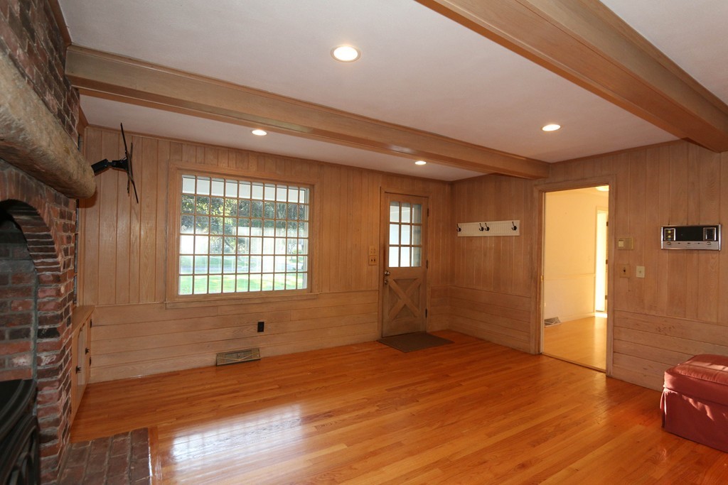 2 Hilltop Road Longmeadow, MA 01106 - Photo 6 of 24 Gallery Image 6