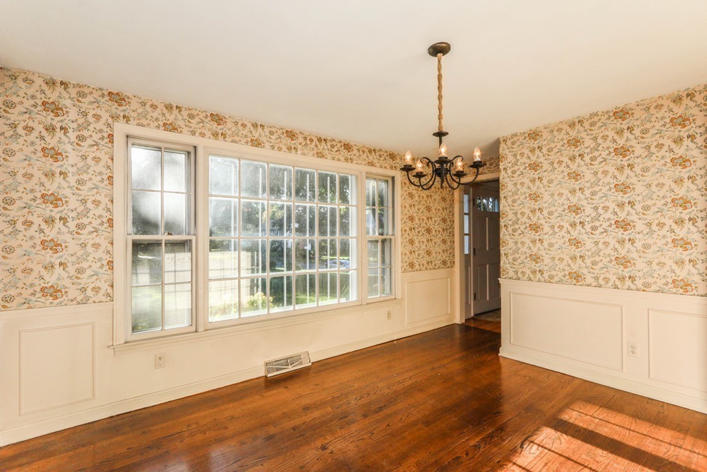 2 Hilltop Road Longmeadow, MA 01106 - Photo 9 of 24 Gallery Image 9