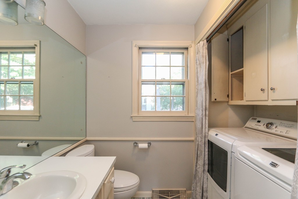 2 Hilltop Road Longmeadow, MA 01106 - Photo 10 of 24 Gallery Image 10