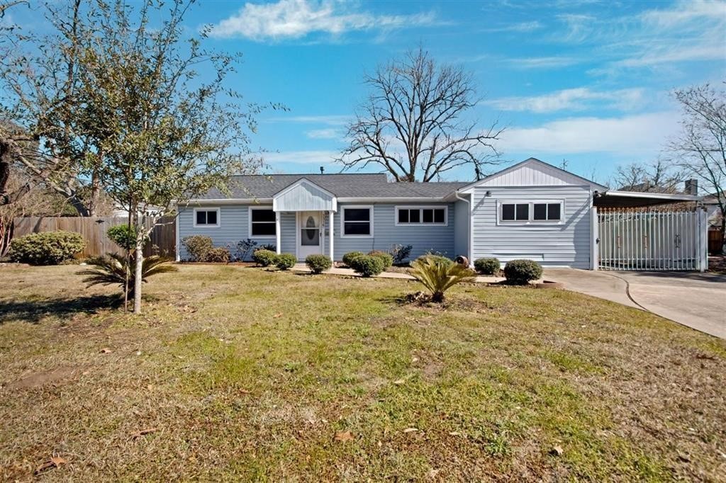 1316 Zora Street Houston, TX 77055 - Photo 2 of 24
