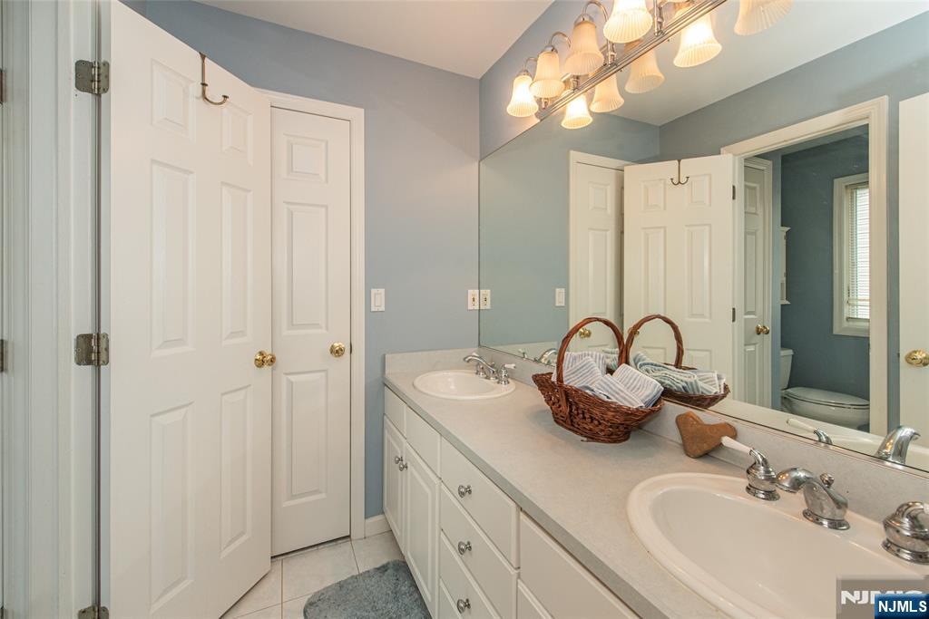 37 Thomas Wayne, NJ 07470 - Photo 26 of 32