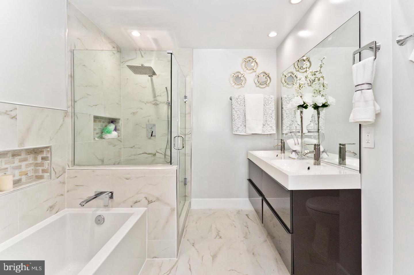 902 Rittenhouse Street Northwest Washington, DC 20011 - Photo 26 of 38 MASTER BATH