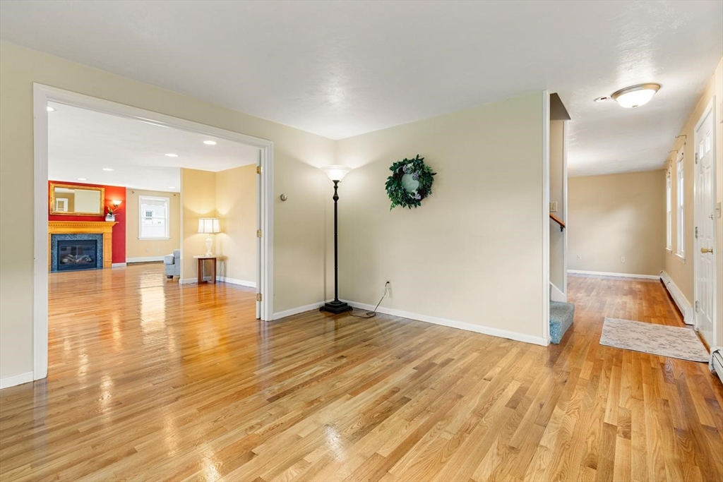 19 Altoona Road Dedham, MA 02026 - Photo 3 of 26