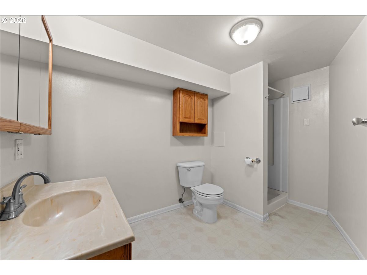 7413 Southeast Pine Street Portland, OR 97215 - Photo 29 of 48
