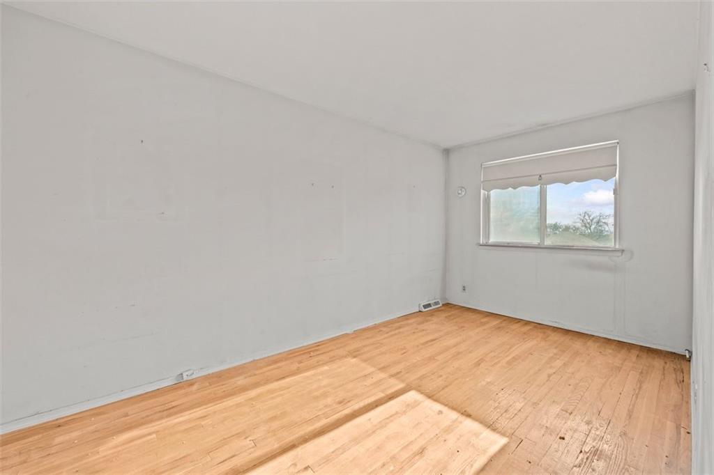 54 Narrows Road South Staten Island, NY 10305 - Photo 11 of 19 Gallery Image 11