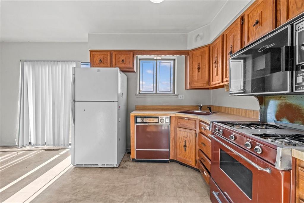 54 Narrows Road South Staten Island, NY 10305 - Photo 5 of 19 Gallery Image 5