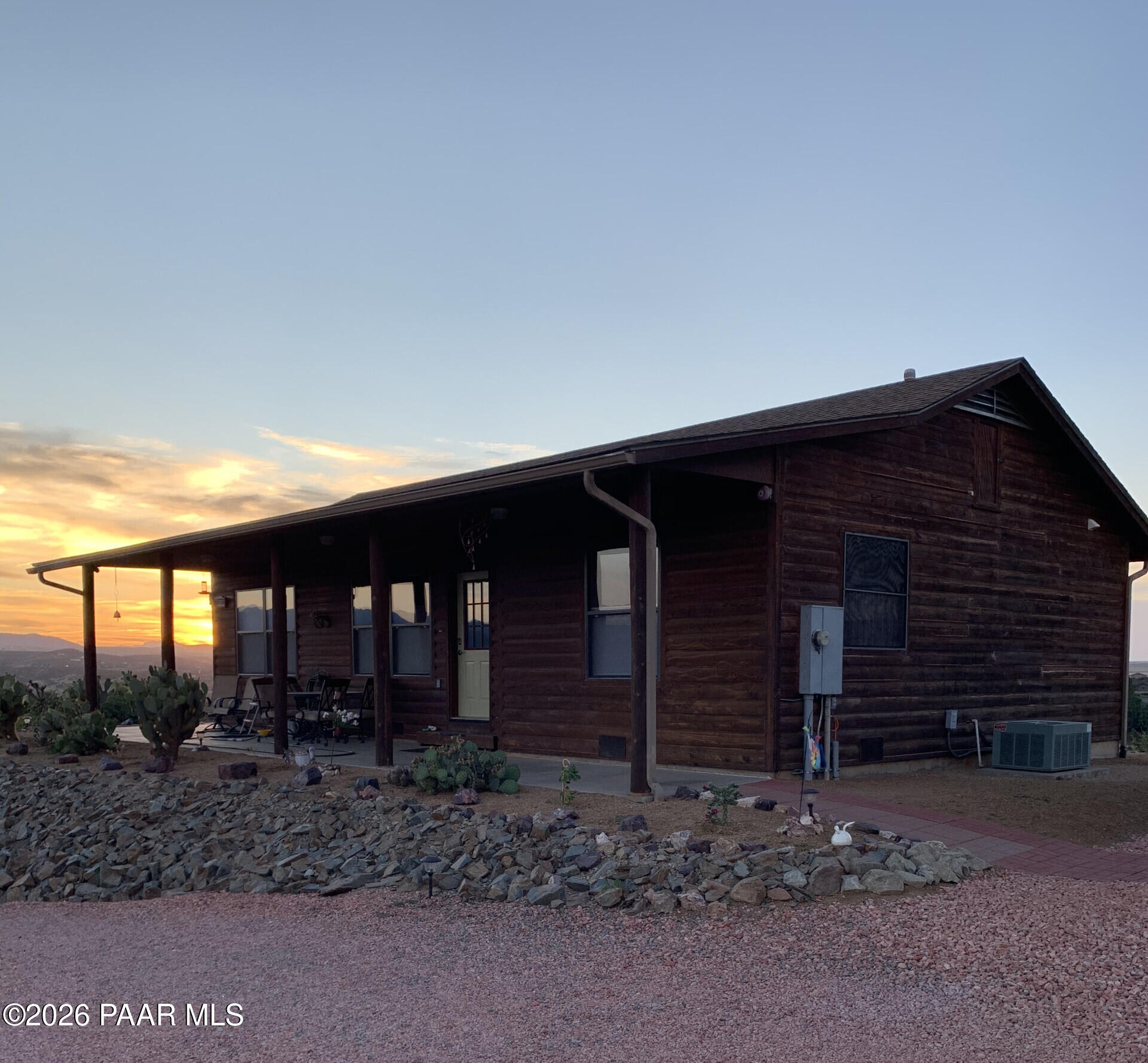 14504 East Ridge Way Dewey-Humboldt, AZ 86327 - Photo 8 of 34 a front view of a house