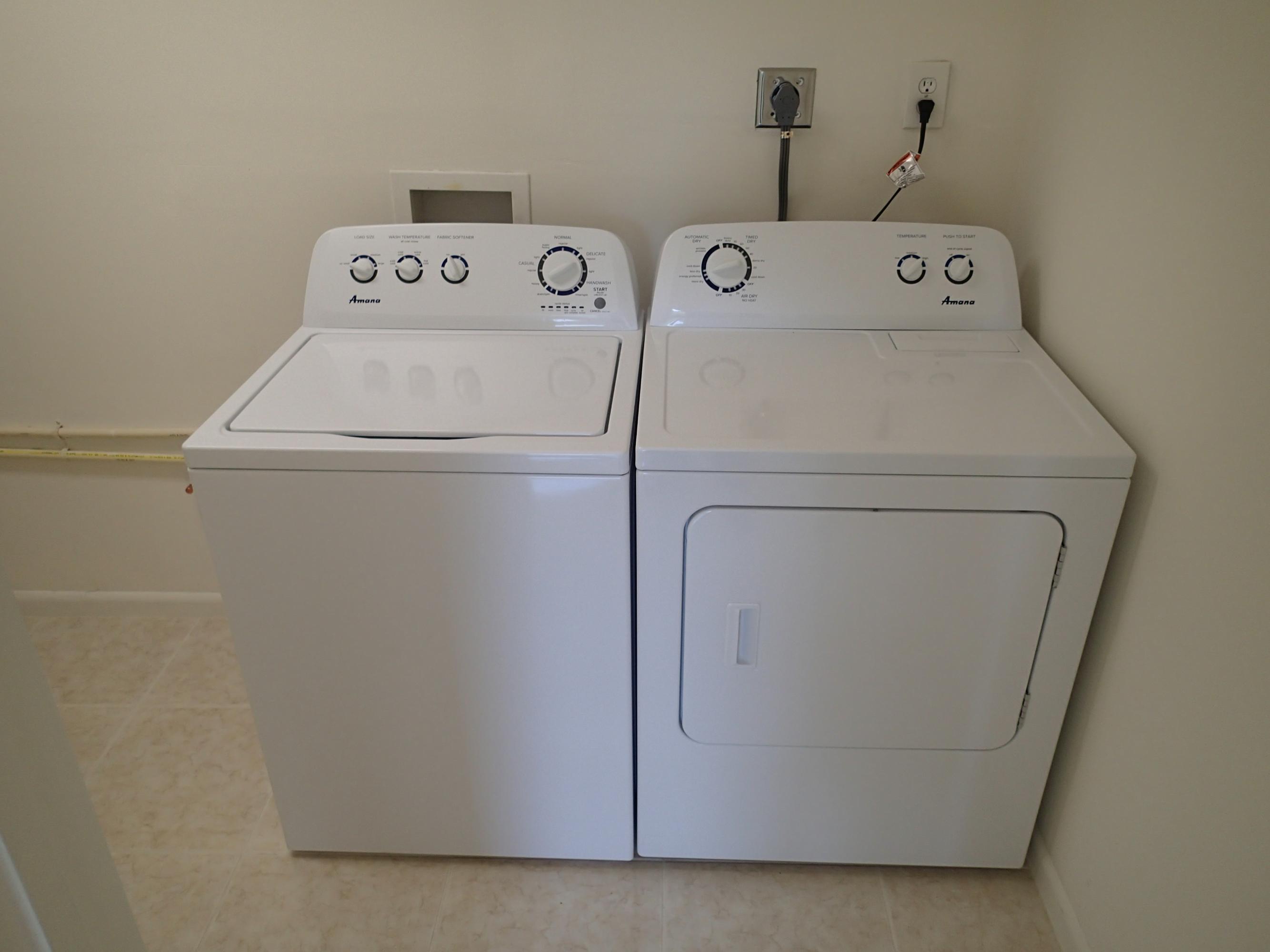 17722 Cinquez Park Road East Jupiter, FL 33458 - Photo 8 of 10 Laundry room