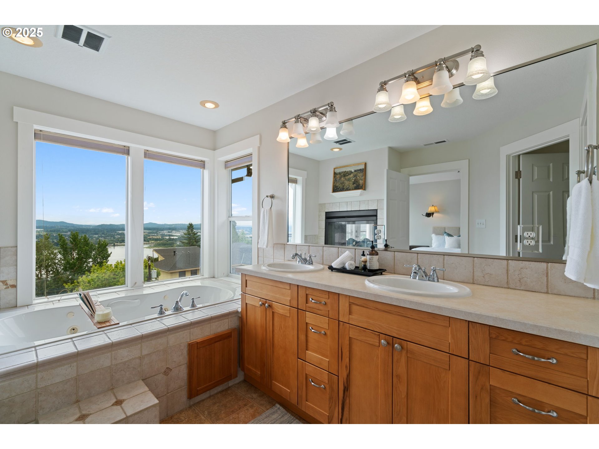 3045 Northwest 3rd Avenue Camas, WA 98607 - Photo 28 of 47 Owner's Suite Bathroom