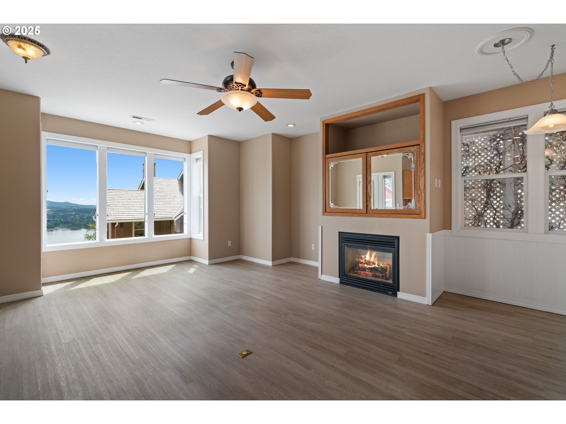 3045 Northwest 3rd Avenue Camas, WA 98607 - Photo 31 of 47 Living Room