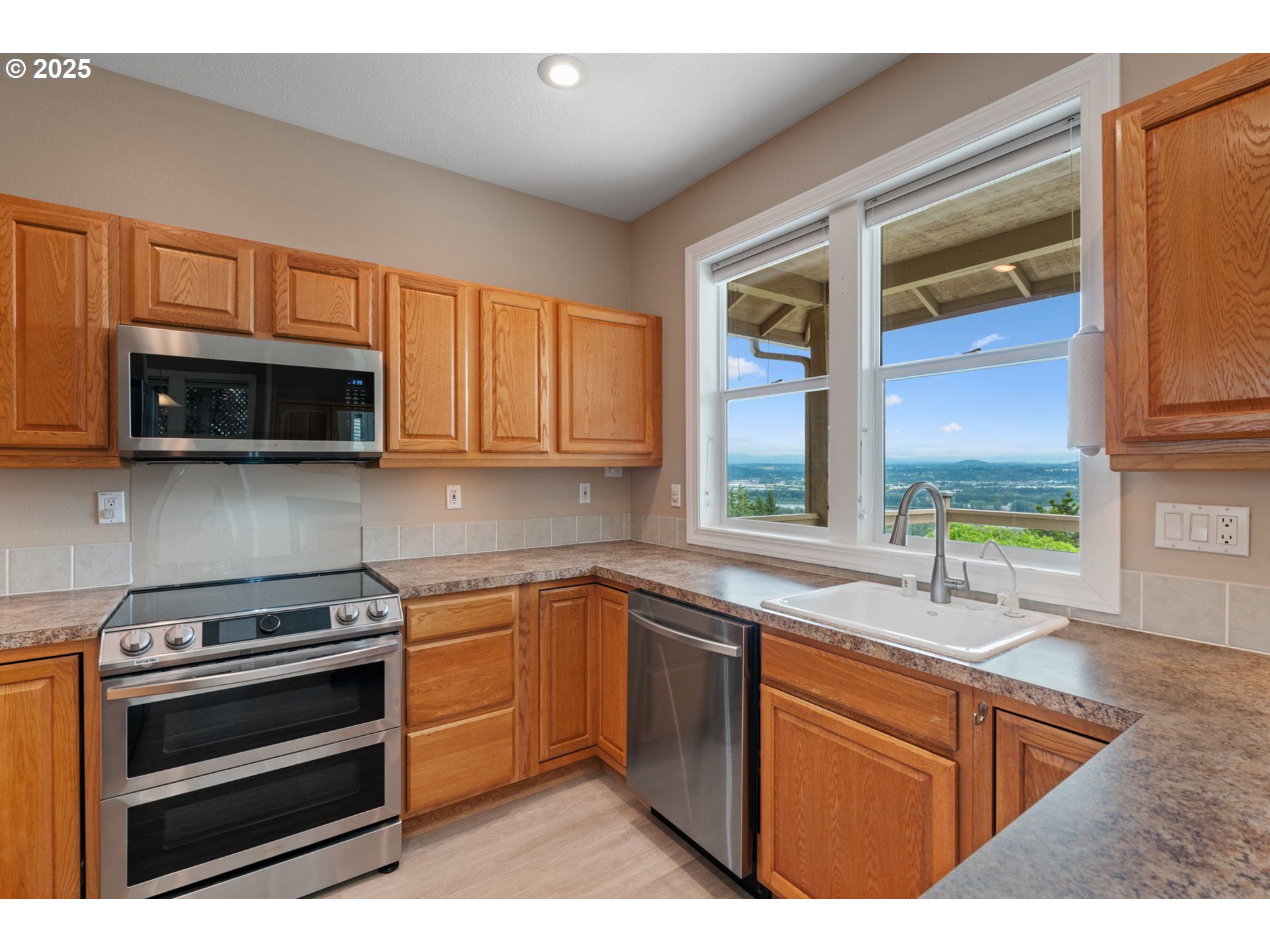 3045 Northwest 3rd Avenue Camas, WA 98607 - Photo 35 of 47 Kitchen