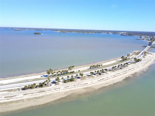 $180,000 | 3399 Mermoor Drive, Unit 207, Palm Harbor, FL 34685