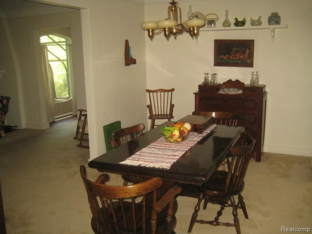 1692 Prestwick Road Grosse Pointe, MI 48236 - Photo 13 of 49 012.jpg