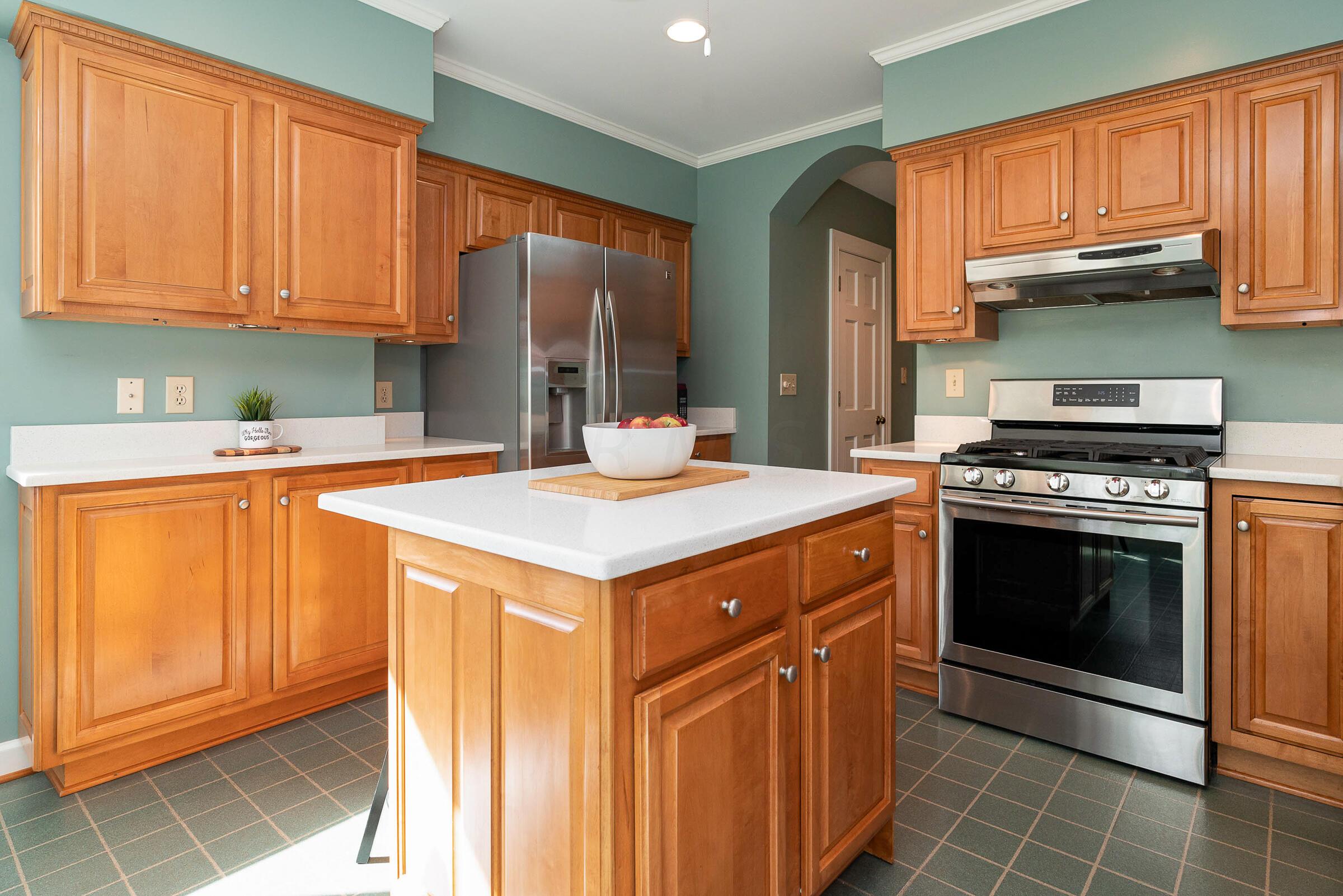 1733 Cardiff Road Columbus, OH 43221 - Photo 27 of 54 Kitchen