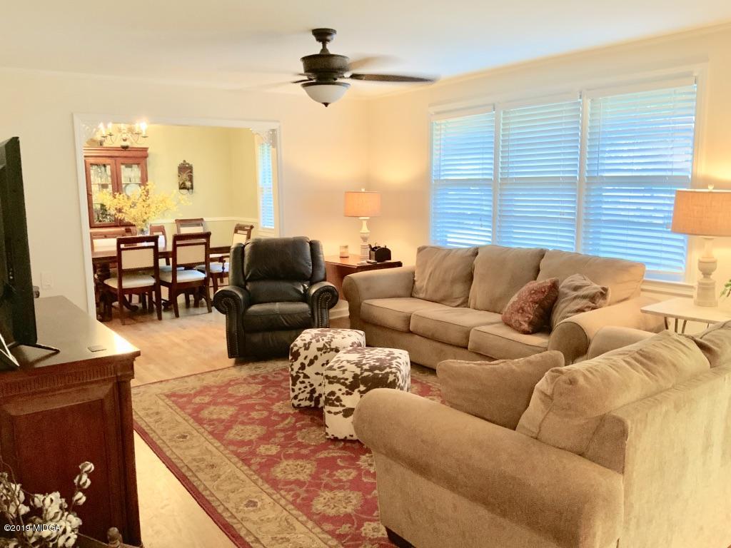 797 Windsor Road Macon, GA 31204 - Photo 3 of 18 Living Room