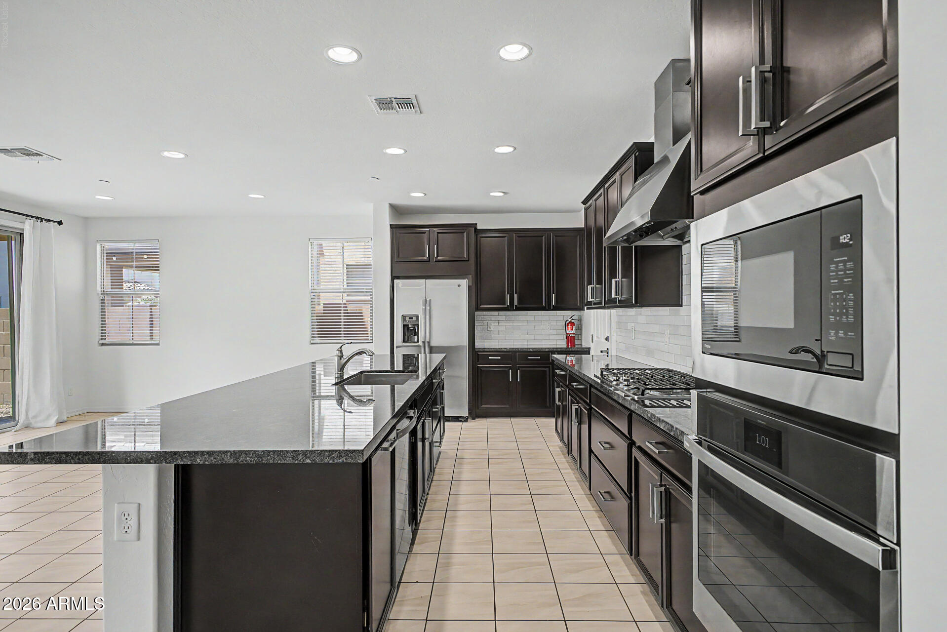 1682 South Follett Way Gilbert, AZ 85295 - Photo 1 of 46 13 - Follett