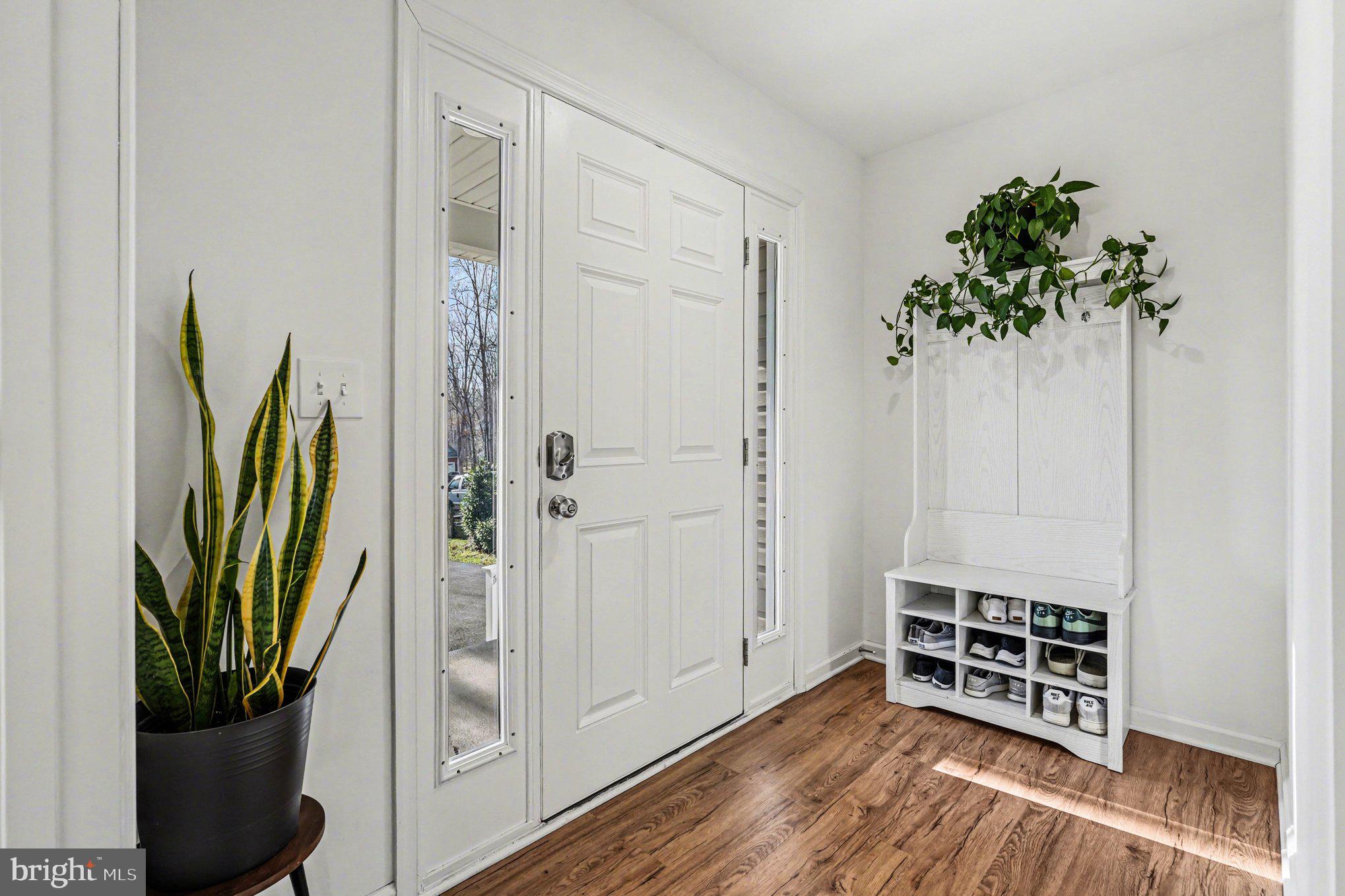 117 Butler Circle Locust Grove, VA 22508 - Photo 6 of 35 a view of outdoor space with wooden floor and plant