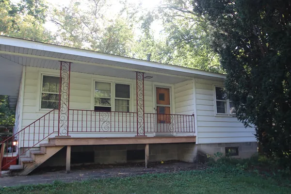 $180,000 | 29 Hickory Avenue, Fox Lake, IL 60020