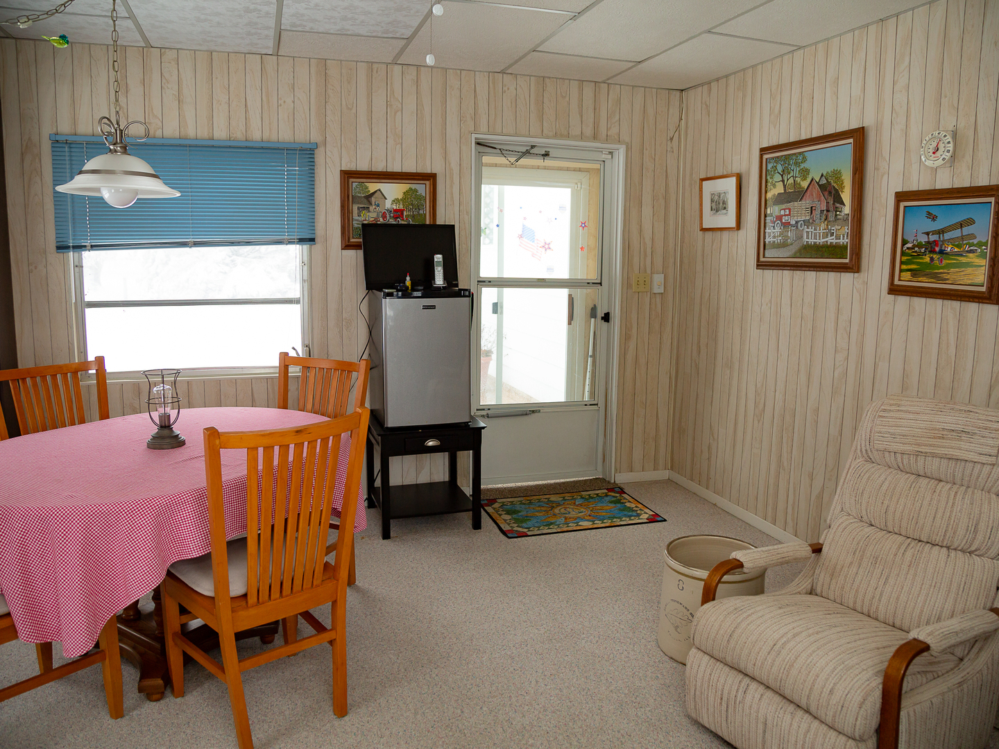 209 Kay Street Tonica, IL 61370 - Photo 18 of 40 a living room with furniture and a window