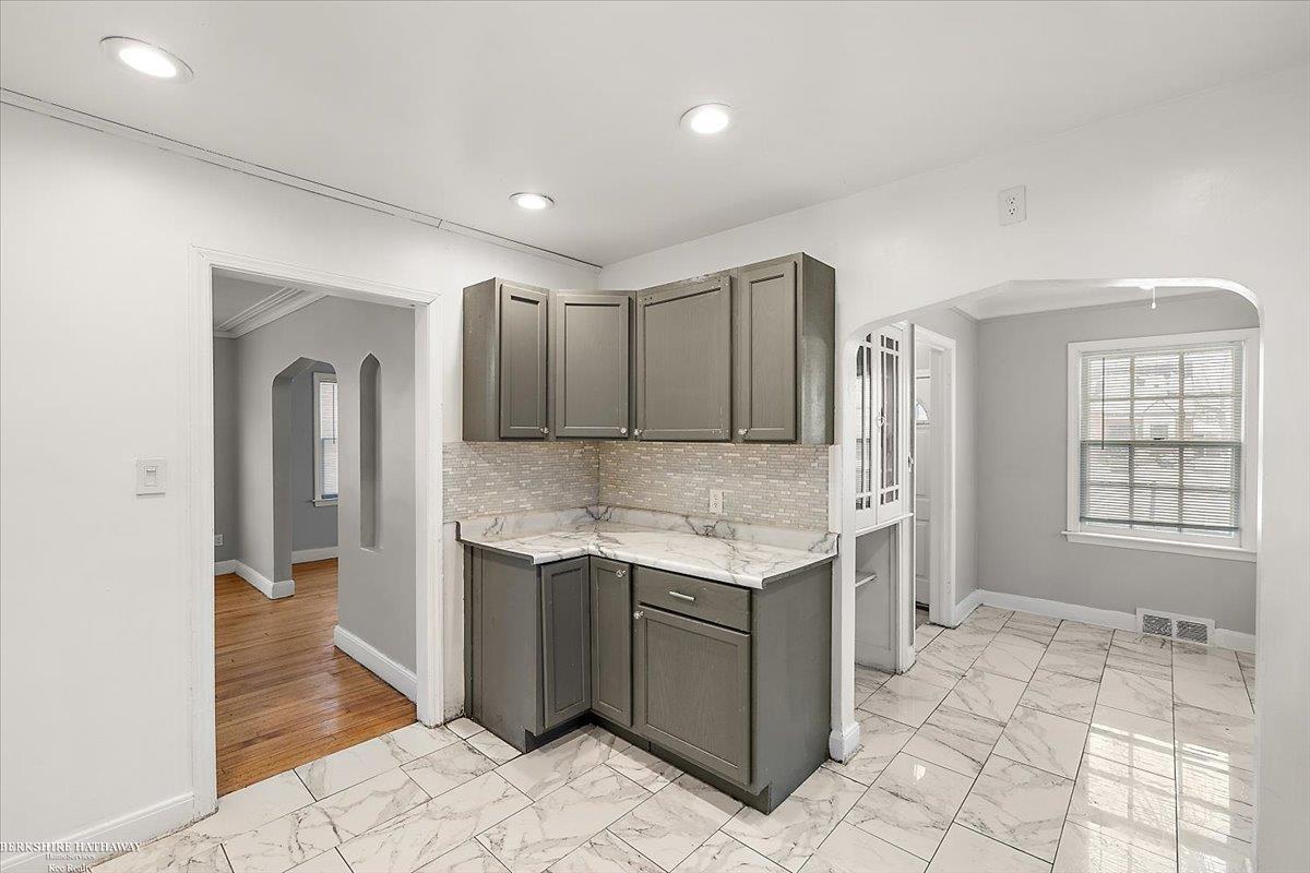 5101 Harvard Road Detroit, MI 48224 - Photo 11 of 33