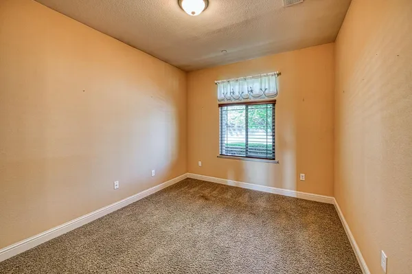 $535,000 | 2952 25th Avenue, Kingsburg, CA 93631