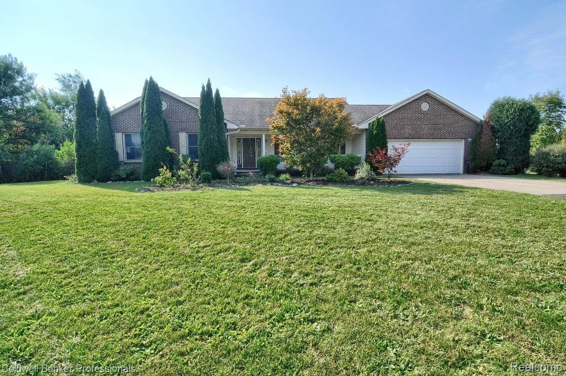 46901 Bemis Road Belleville, MI 48111 - Photo 1 of 40 1-Front.jpg