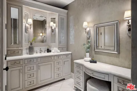 $6,795,000 | 6882 Arizona Avenue, Los Angeles, CA 90045