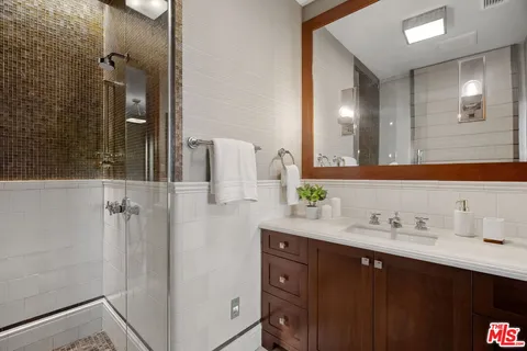 $6,795,000 | 6882 Arizona Avenue, Los Angeles, CA 90045