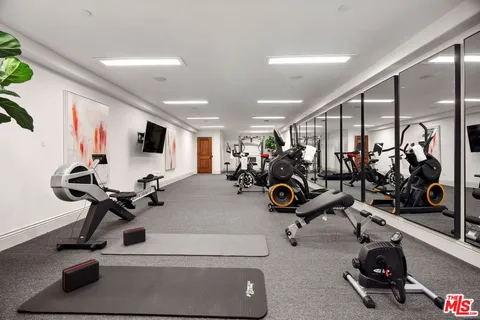 $6,795,000 | 6882 Arizona Avenue, Los Angeles, CA 90045